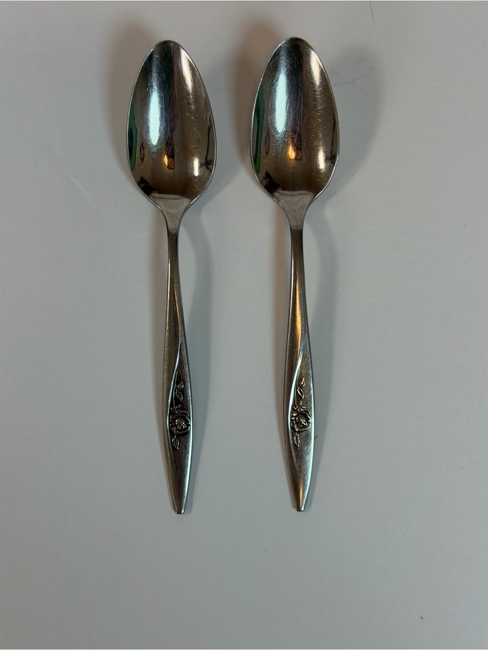 Oneida Oneidacraft LASTING ROSE Deluxe Stainless 6" Teaspoons Spoons Set 2